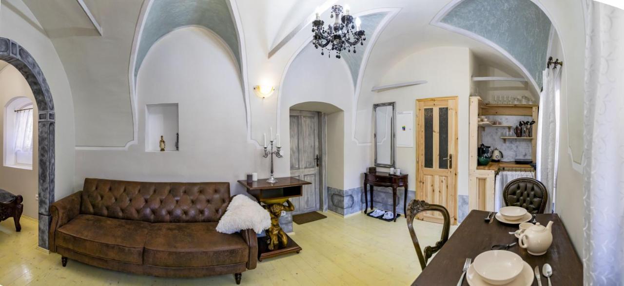 Apartman Charlotte V Dome So Studnou Na Streche บันสกา ชีอาว์นีซา ภายนอก รูปภาพ