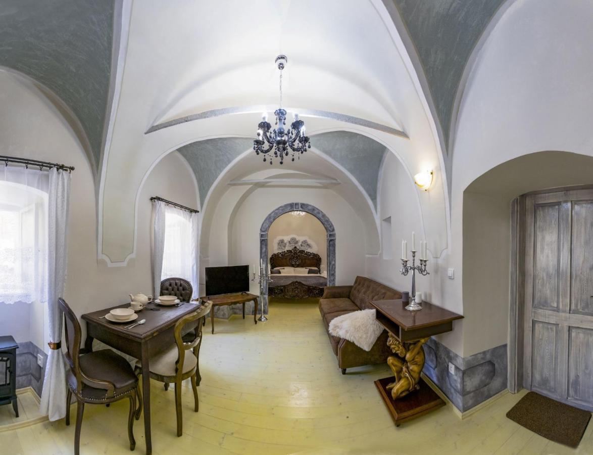 Apartman Charlotte V Dome So Studnou Na Streche บันสกา ชีอาว์นีซา ภายนอก รูปภาพ