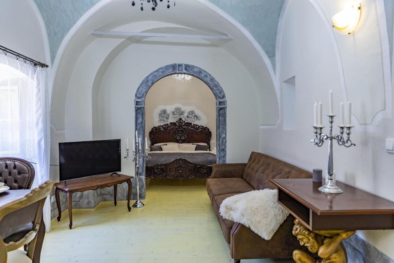 Apartman Charlotte V Dome So Studnou Na Streche บันสกา ชีอาว์นีซา ภายนอก รูปภาพ