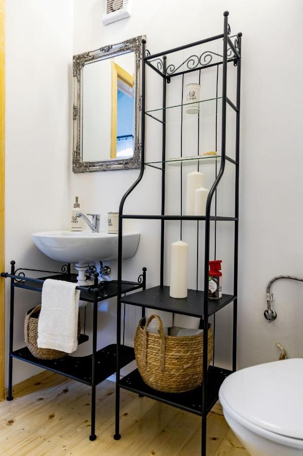 Apartman Charlotte V Dome So Studnou Na Streche บันสกา ชีอาว์นีซา ภายนอก รูปภาพ
