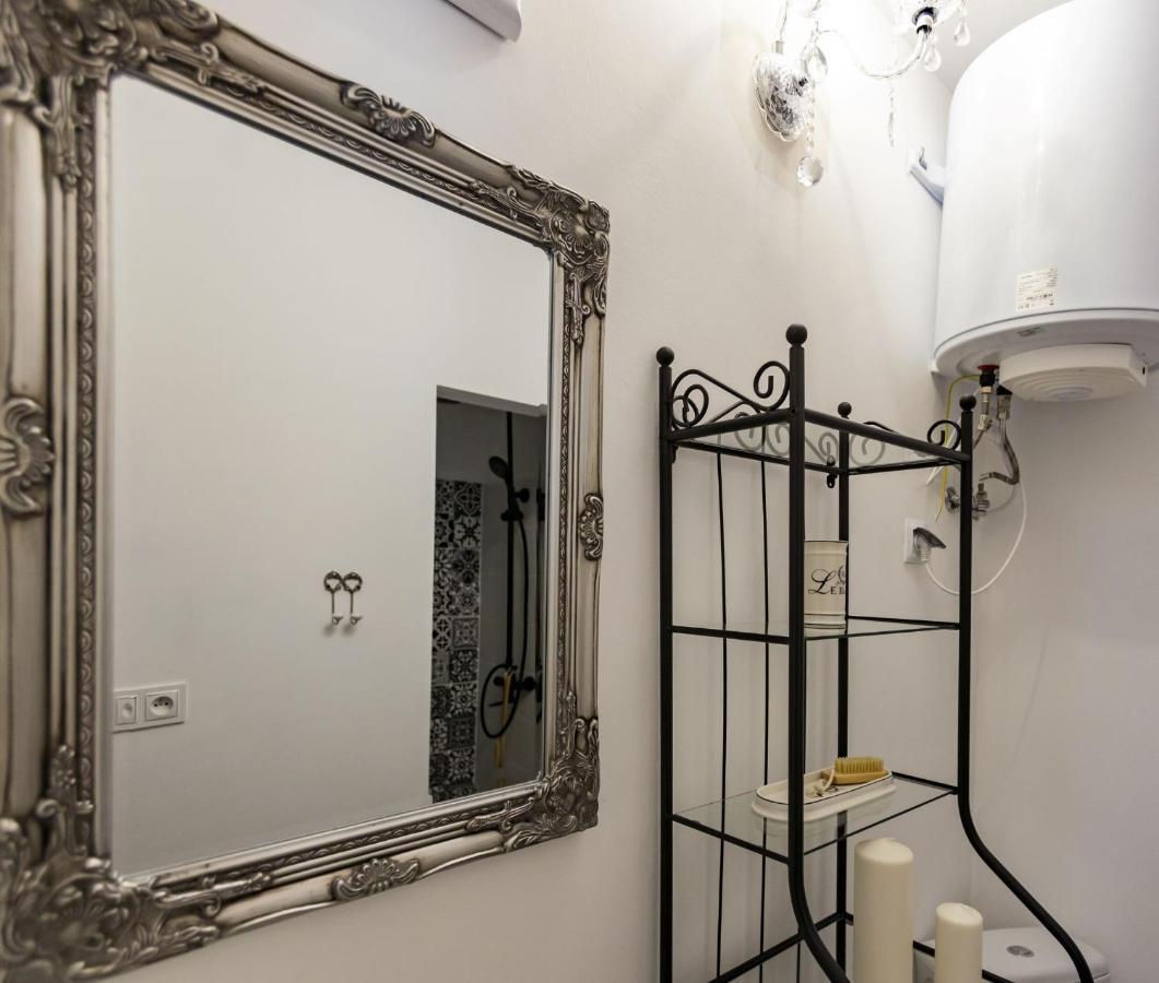 Apartman Charlotte V Dome So Studnou Na Streche บันสกา ชีอาว์นีซา ภายนอก รูปภาพ