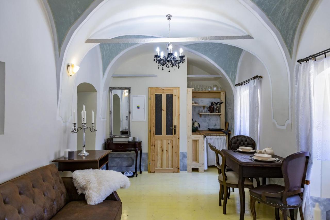 Apartman Charlotte V Dome So Studnou Na Streche บันสกา ชีอาว์นีซา ภายนอก รูปภาพ